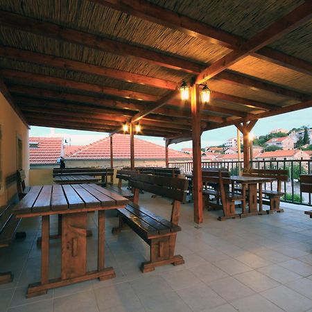 Hotel Sali Ngoại thất bức ảnh